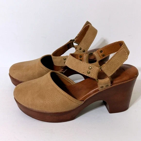 b.o.c. Tan Faux Leather Platform Clog Women 6M Sandals Wood Wedge Heel - Picture 8 of 15